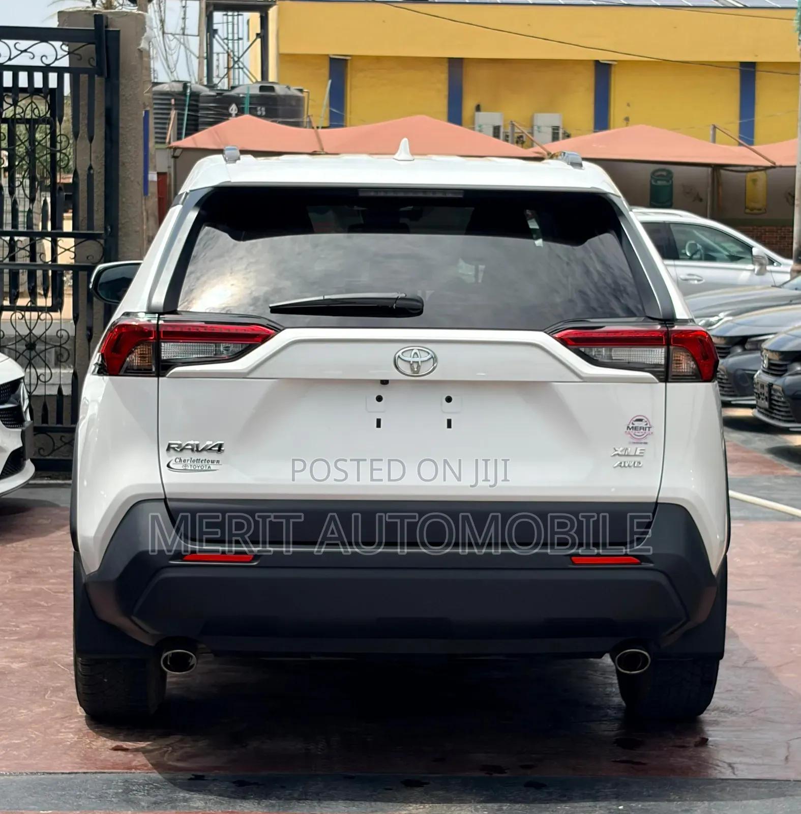 Toyota RAV4 XLE 2022 White