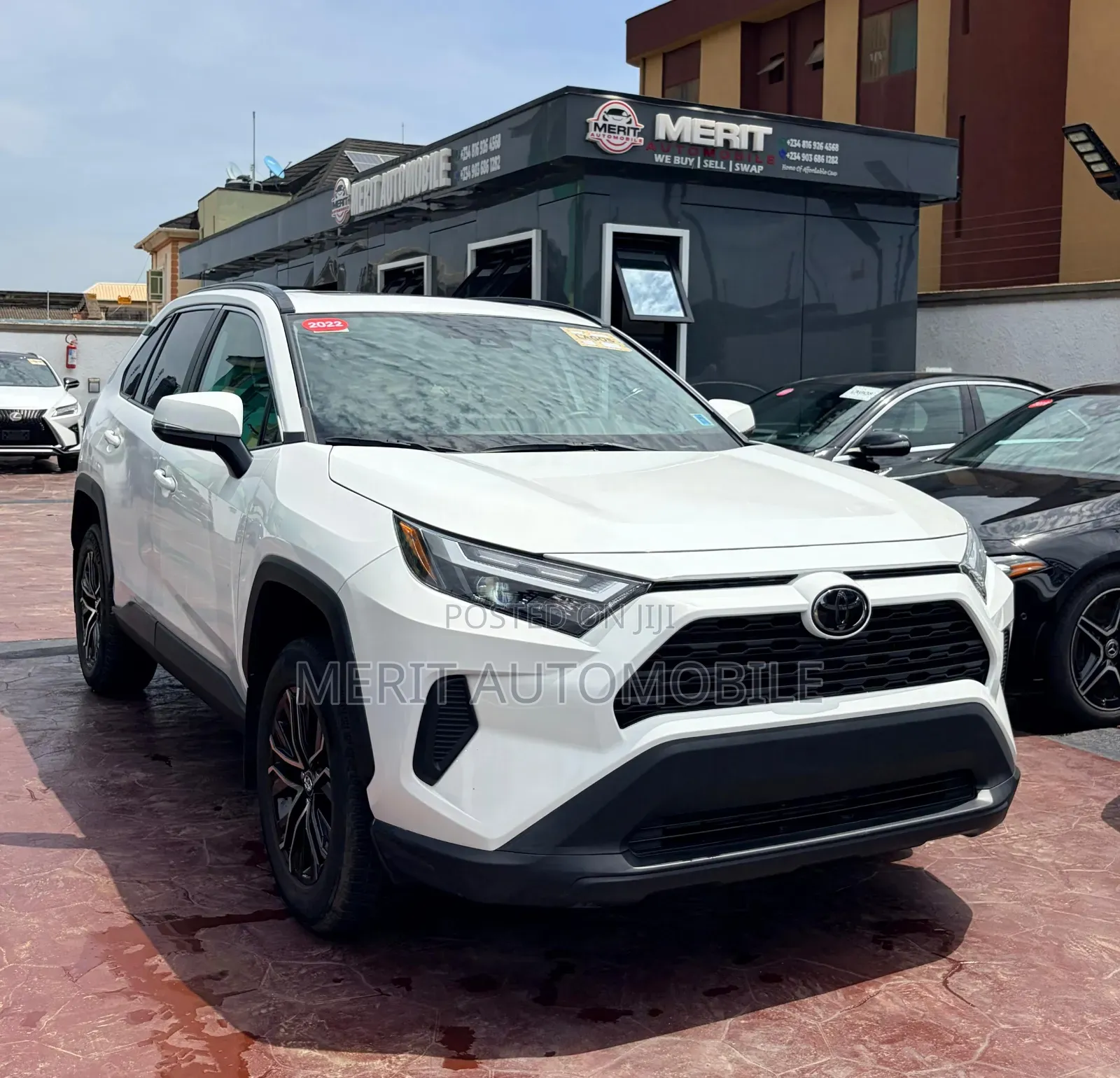 Toyota RAV4 XLE 2022 White