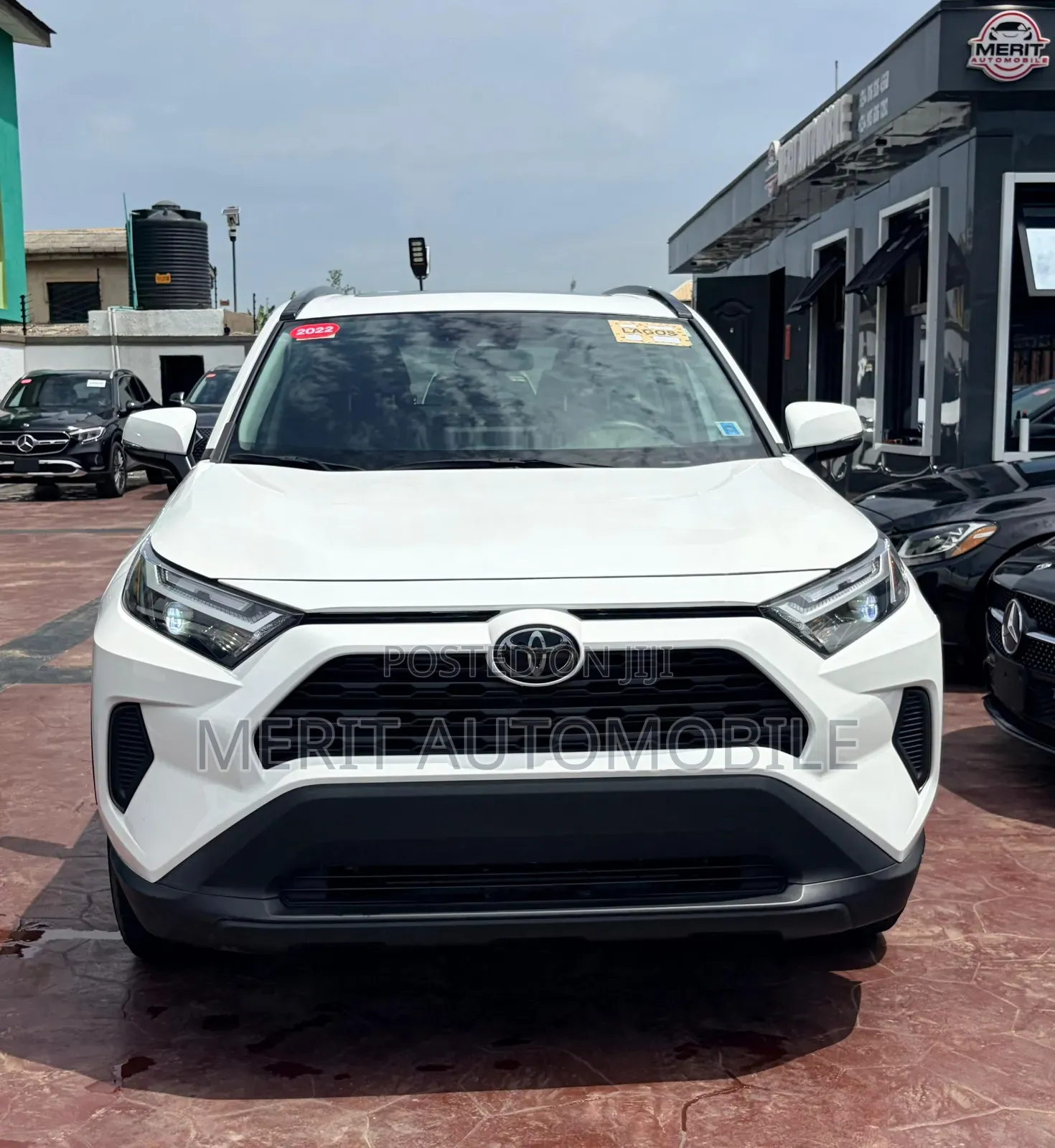 Toyota RAV4 XLE 2022 White