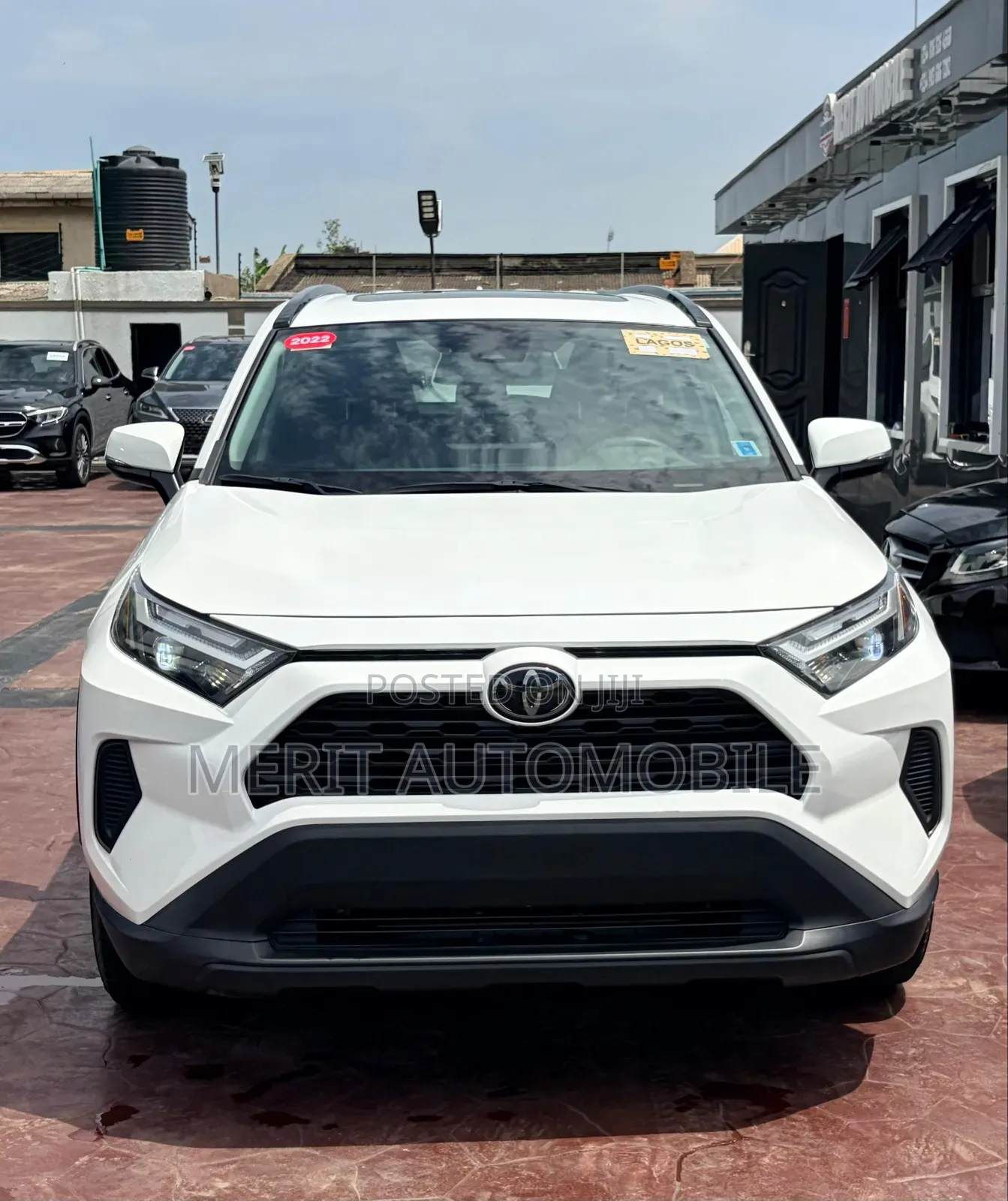 Toyota RAV4 XLE 2022 White