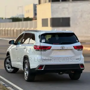 Toyota Highlander Limited 4x2 V6 (3.5L 6cyl 8A) 2018 White