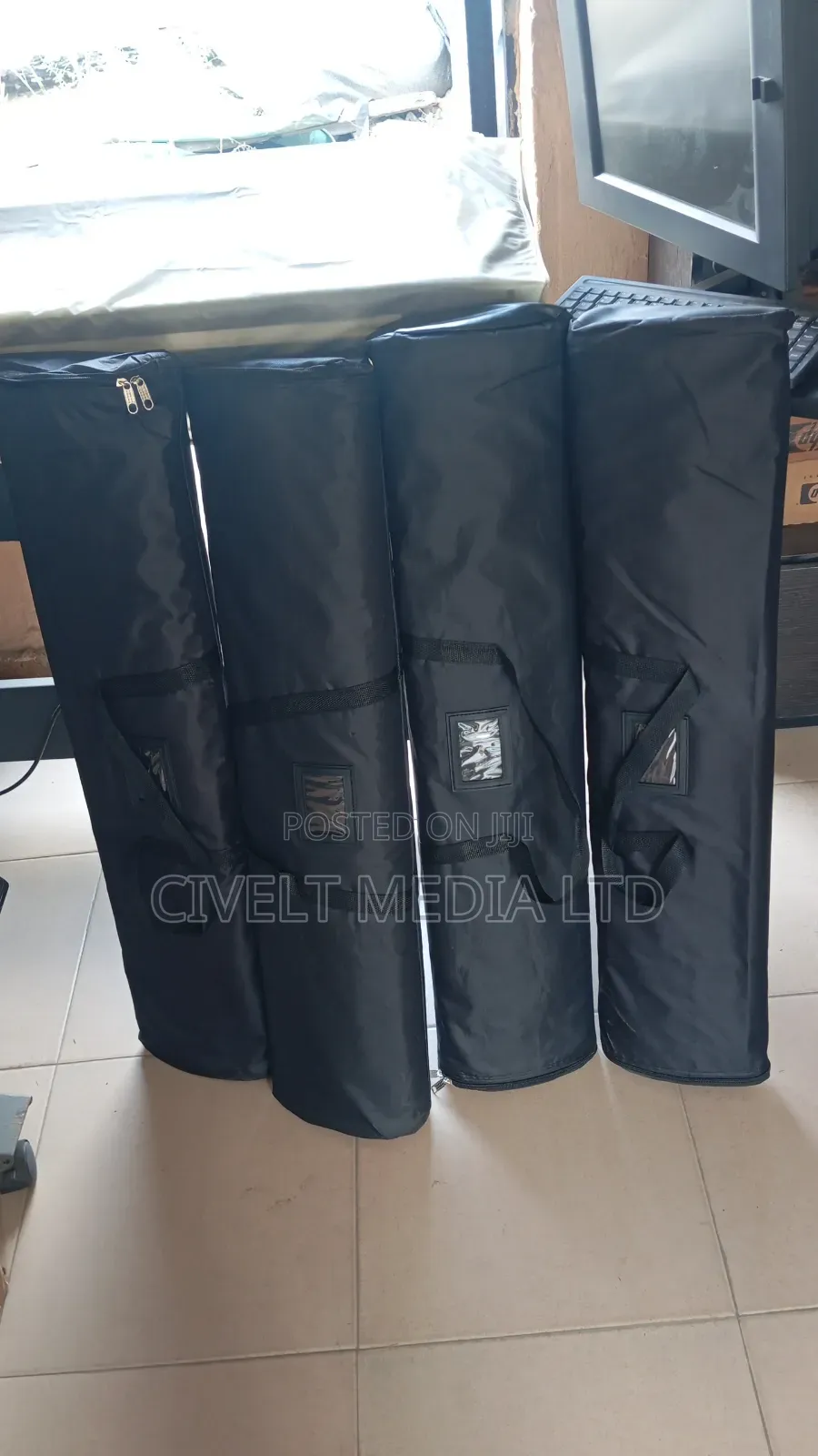 Roll Up Stand
