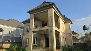 4bdrm Duplex in Apo for sale