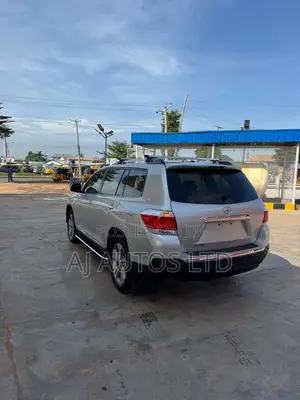 Toyota Highlander 2012 Silver