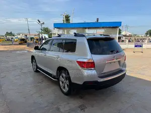 Toyota Highlander 2012 Silver