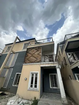 5bdrm Penthouse in Naf Harmony, Eliozu for rent