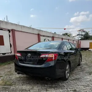 Toyota Camry SE V6 4dr Sedan (3.5L 6cyl 6A) 2012 Black