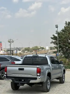 Toyota Tacoma SR 2018 Silver