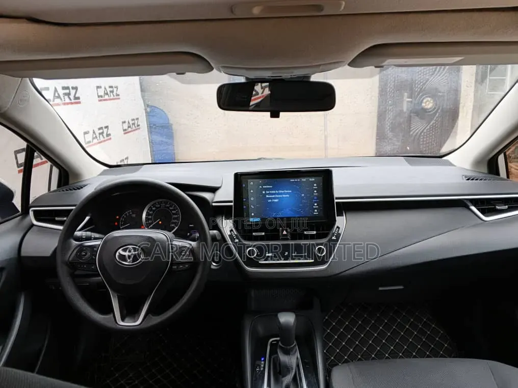 Toyota Corolla LE 2020 White