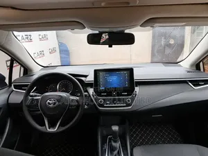 Toyota Corolla LE 2020 White