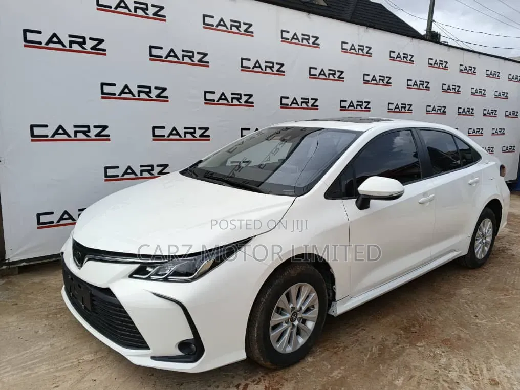 Toyota Corolla LE 2020 White