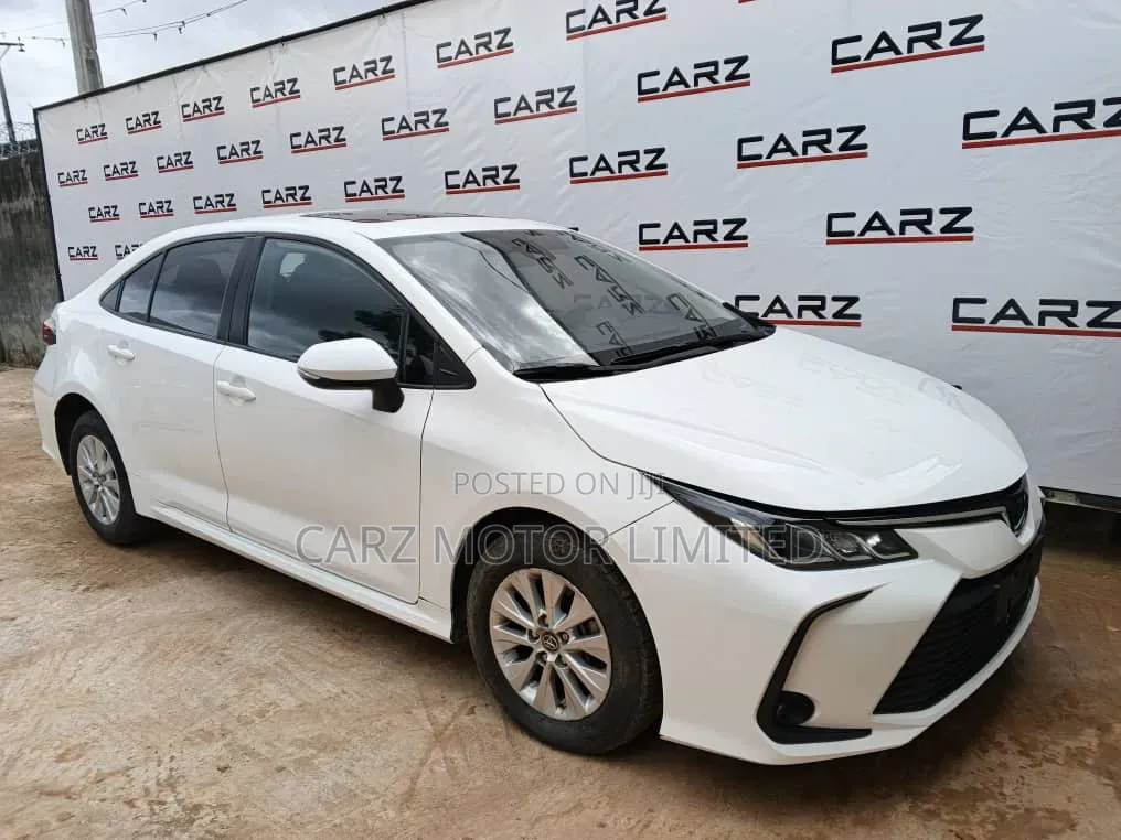 Toyota Corolla LE 2020 White