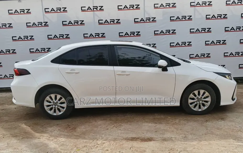 Toyota Corolla LE 2020 White
