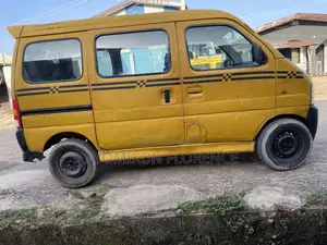 Suzuki Every 2012 Yellow