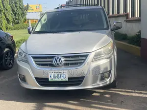 Volkswagen Routan S 2010 Silver
