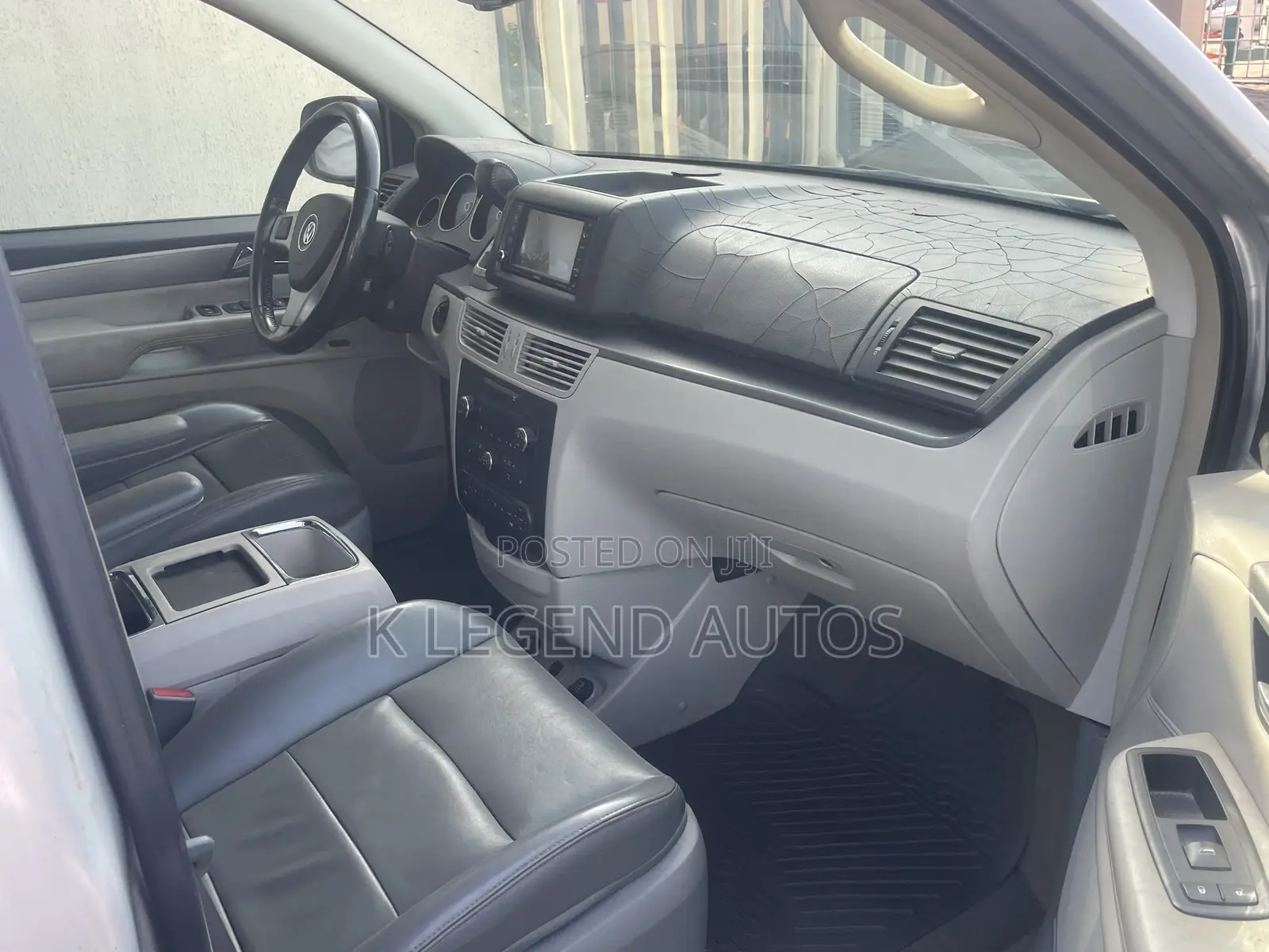 Volkswagen Routan S 2010 Silver