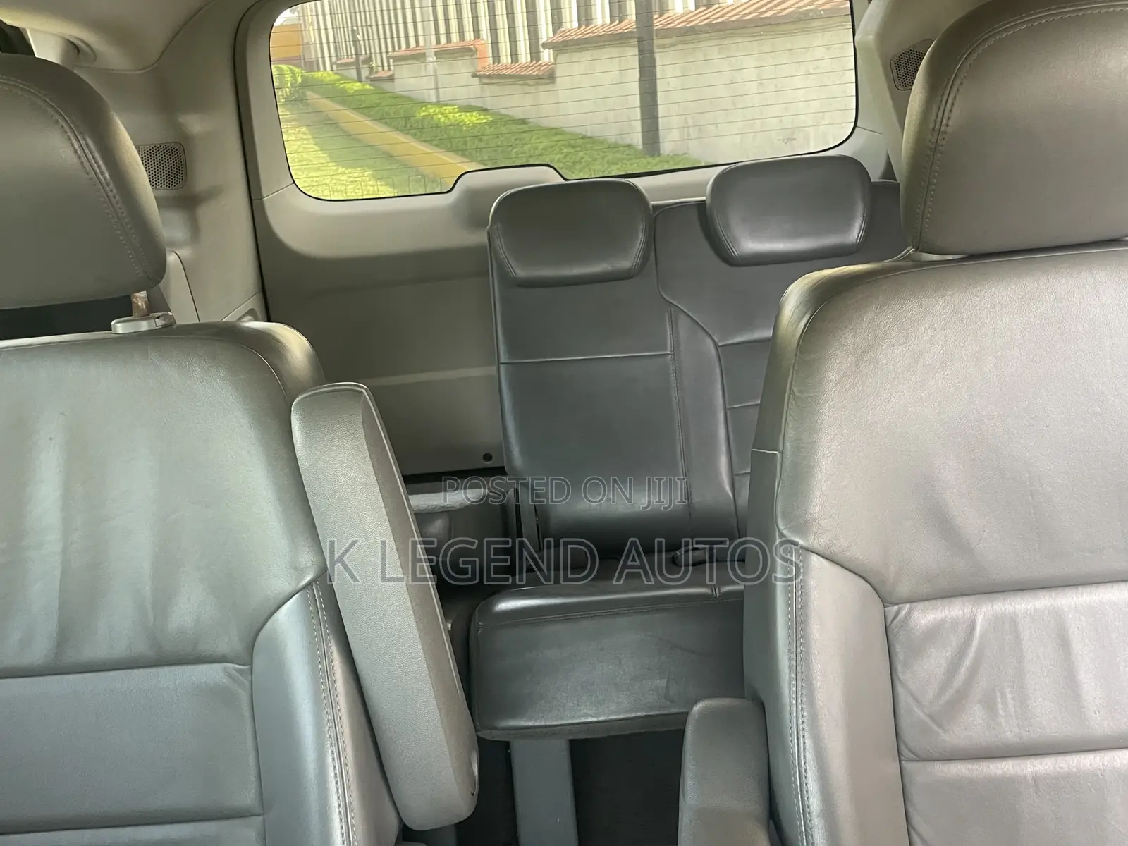 Volkswagen Routan S 2010 Silver
