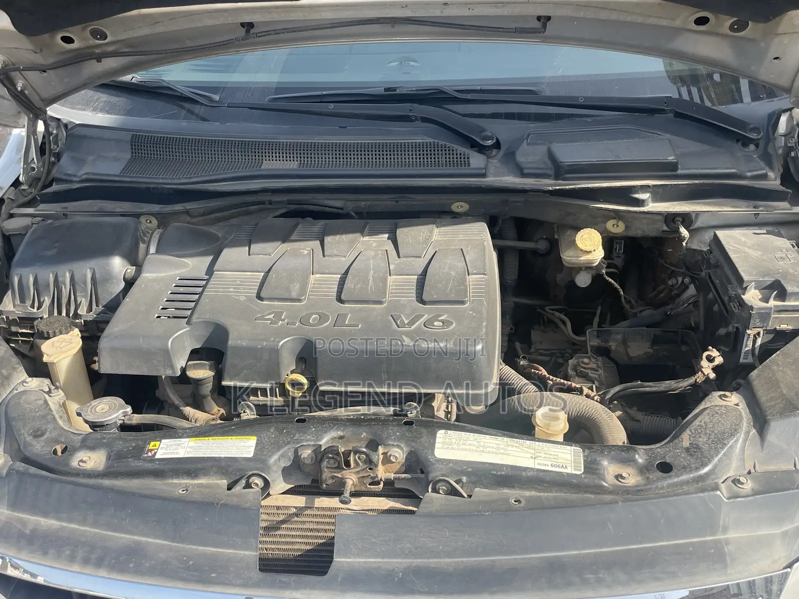 Volkswagen Routan S 2010 Silver