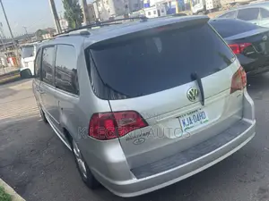 Volkswagen Routan S 2010 Silver
