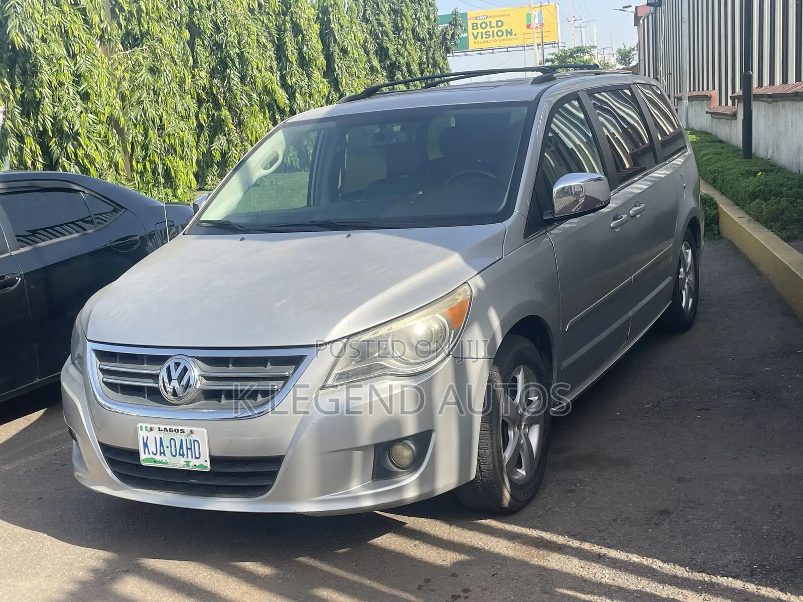 Volkswagen Routan S 2010 Silver