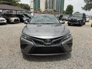 Toyota Camry 2018 Gray