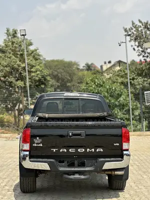 Toyota Tacoma 4dr Double Cab 2016 Black