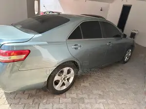 Toyota Camry LE 4dr Sedan (2.5L 4cyl 6AM) 2010 Green
