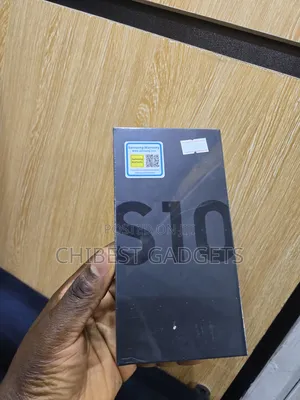 New Samsung Galaxy S10 128 GB Black