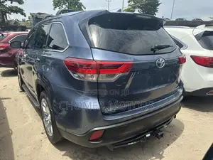 Toyota Highlander 2016