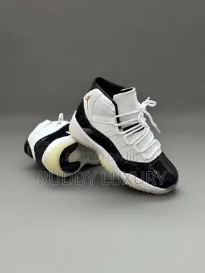 Air Jordan 11 Retro "Gratitude” /Buy One Get a Free Sock