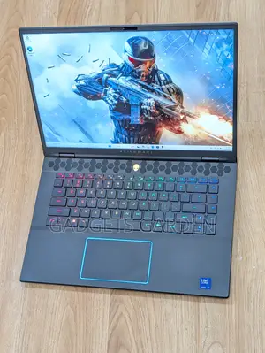 Laptop Alienware M16 R2 32GB Intel Core Ultra 7 SSD 1T