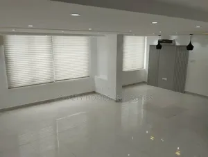 4bdrm House in Banana Island for rent