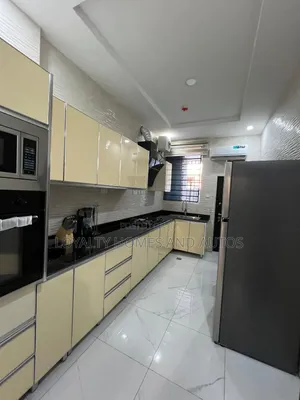 4bdrm House in Banana Island for rent
