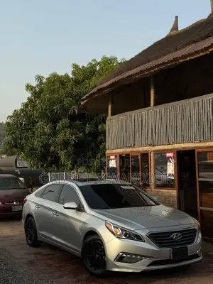 Hyundai Sonata Sport 2.0T Sedan FWD (2.0L 4cyl 6A) 2017 Silver