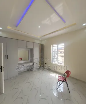 3bdrm Duplex in Medina for sale