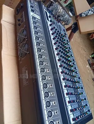 Powered Mixer Amp 16 Channel