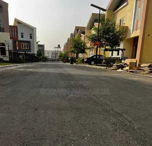 4bdrm Duplex in Urban Shelter, Dawaki for sale