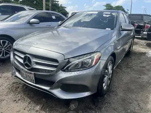Mercedes-Benz C300 2016 Gray