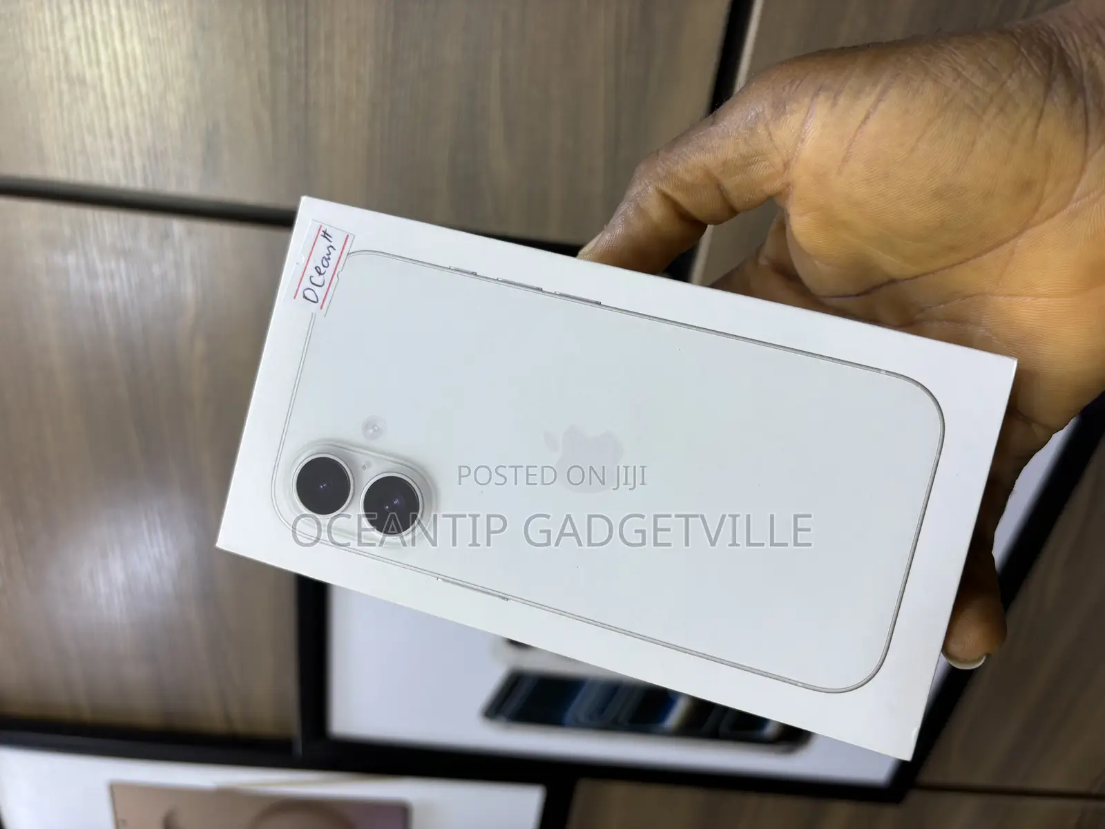 New Apple iPhone 16 128 GB White