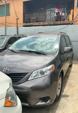 Toyota Sienna 2011 Gray