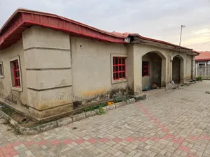 2bdrm Bungalow in Trademore Estate, FHA for sale