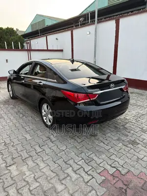 Hyundai Sonata Limited Sedan FWD (2.4L 4cyl 6A) 2011 Black