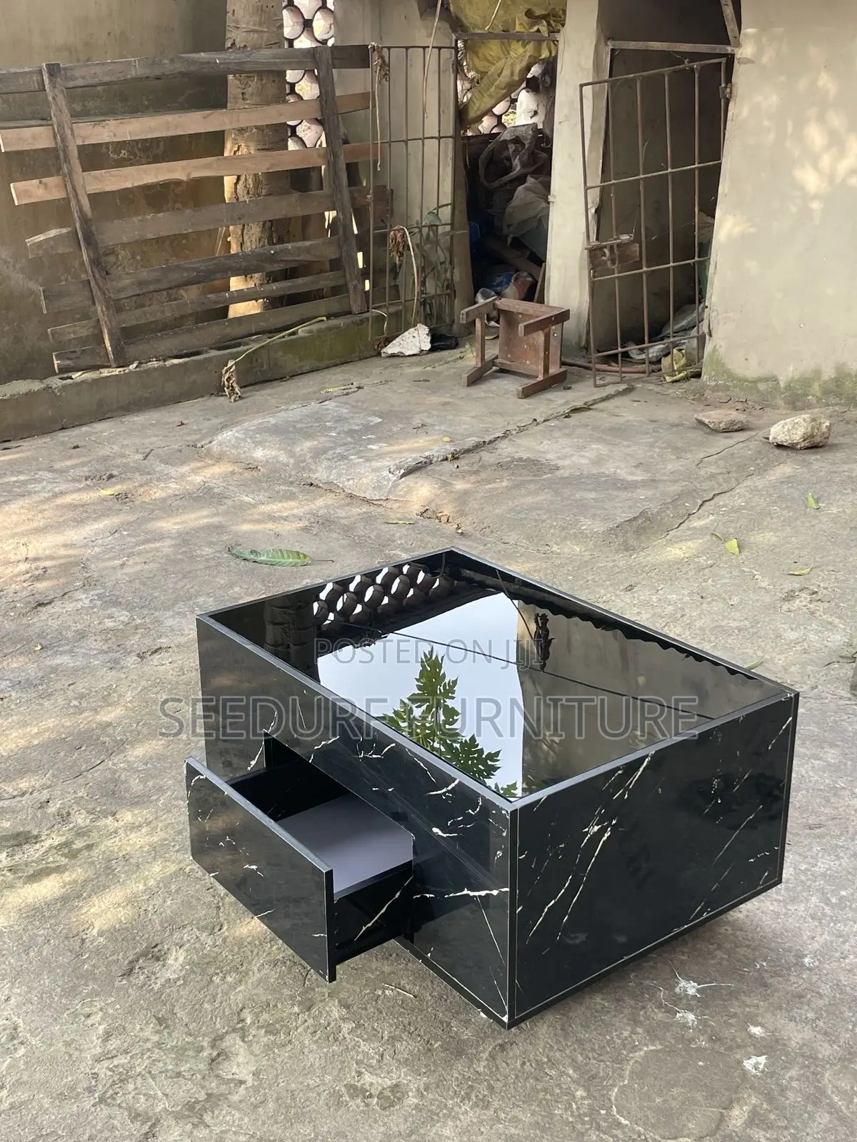 A Center Table Available on Demand Timeline 3days