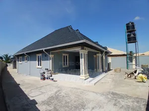 6bdrm Bungalow in Idi-Ishin Extension, Ibadan for sale