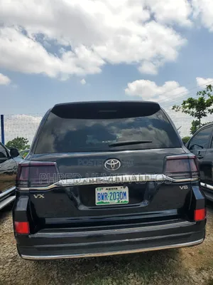 Toyota Land Cruiser Prado 2011 Black
