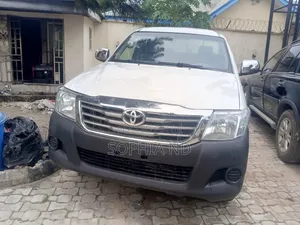 Toyota Hilux 2015 White