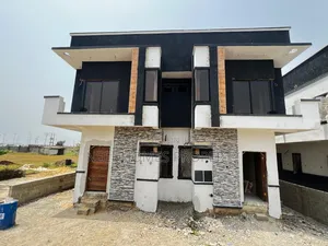 3bdrm Duplex in House 54, Lafiaji for sale