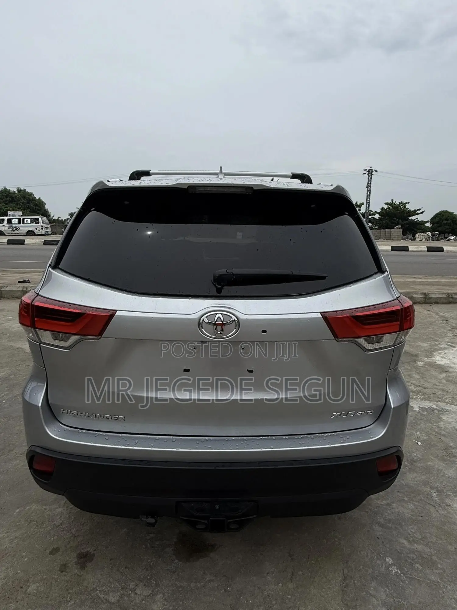 Toyota Highlander SE 2019 Silver