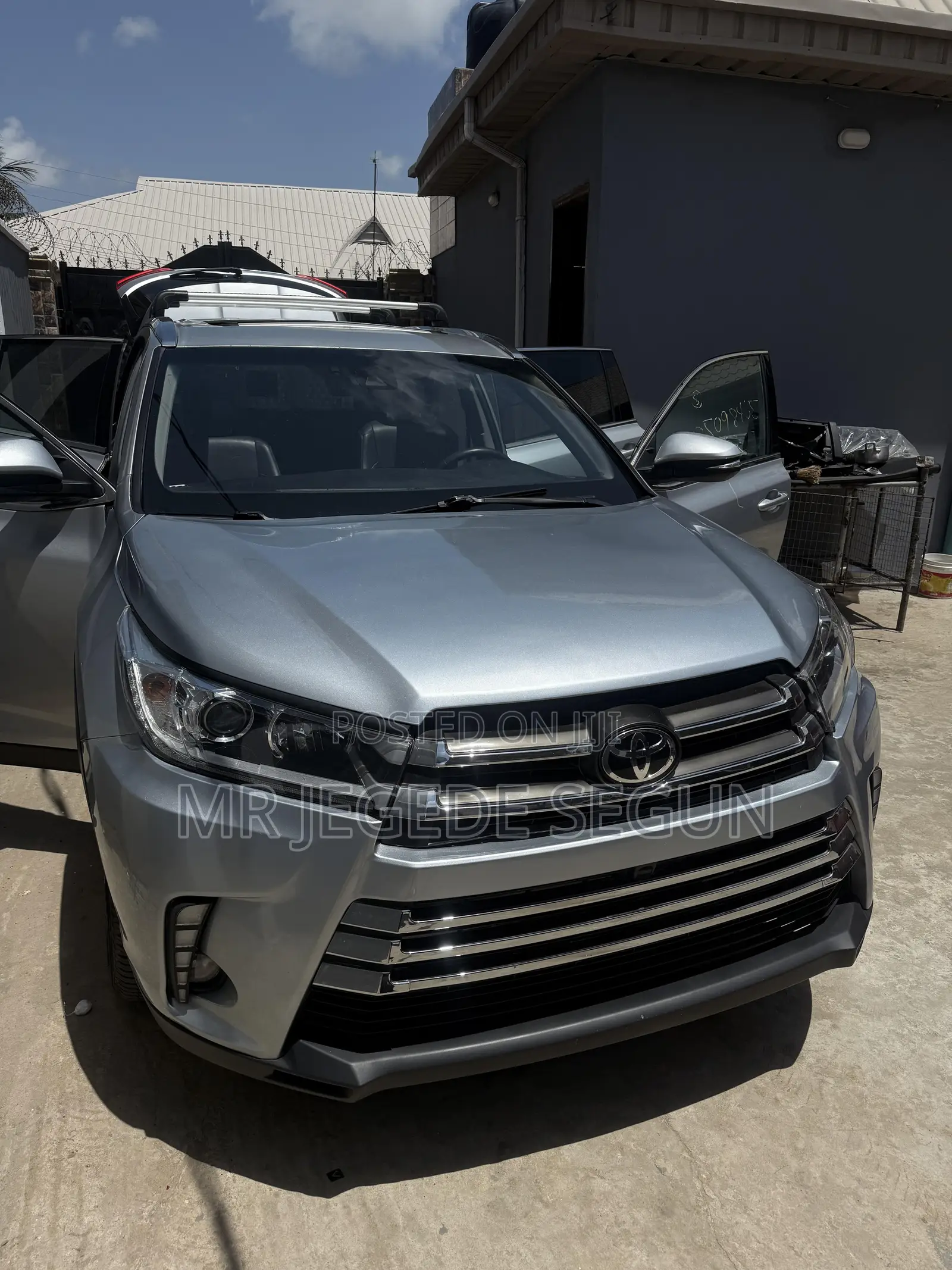Toyota Highlander SE 2019 Silver