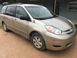 Toyota Sienna XLE FWD 2006 Brown